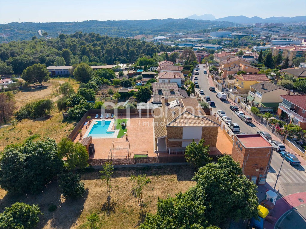 villas en terrassa · carrer-d'anglaterra-08228 839000€