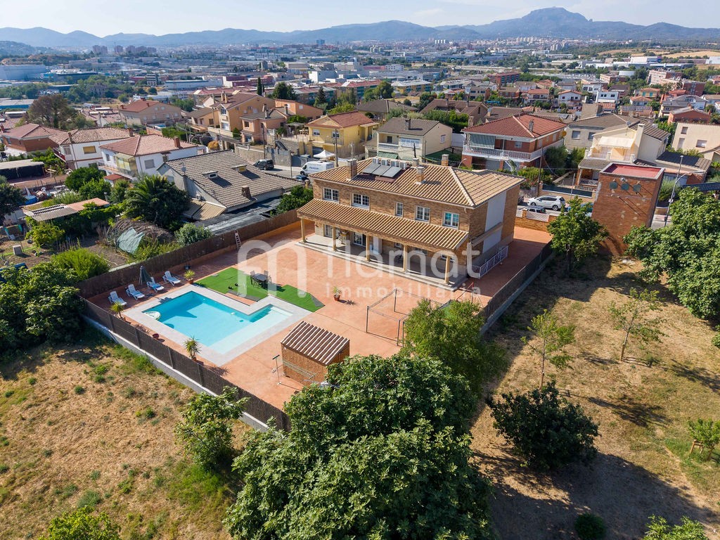 villas en terrassa · carrer-d'anglaterra-08228 839000€