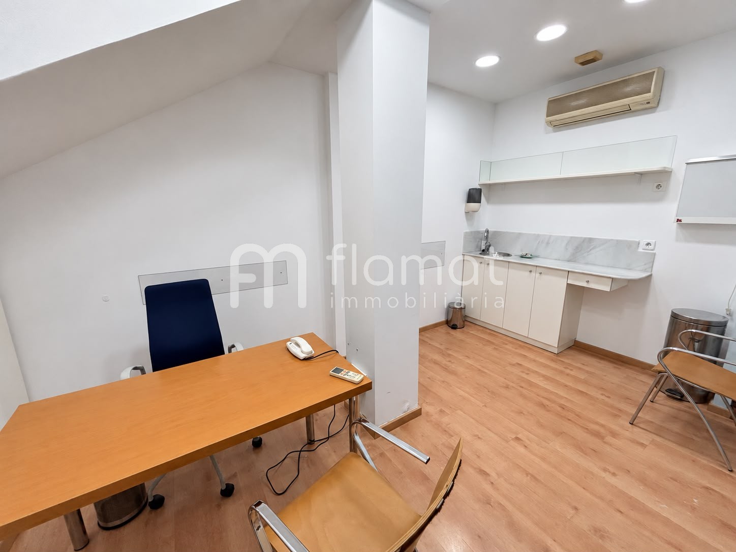 locales-comerciales en sabadell · carrer-d'angel-guimera-24-08201 110000€