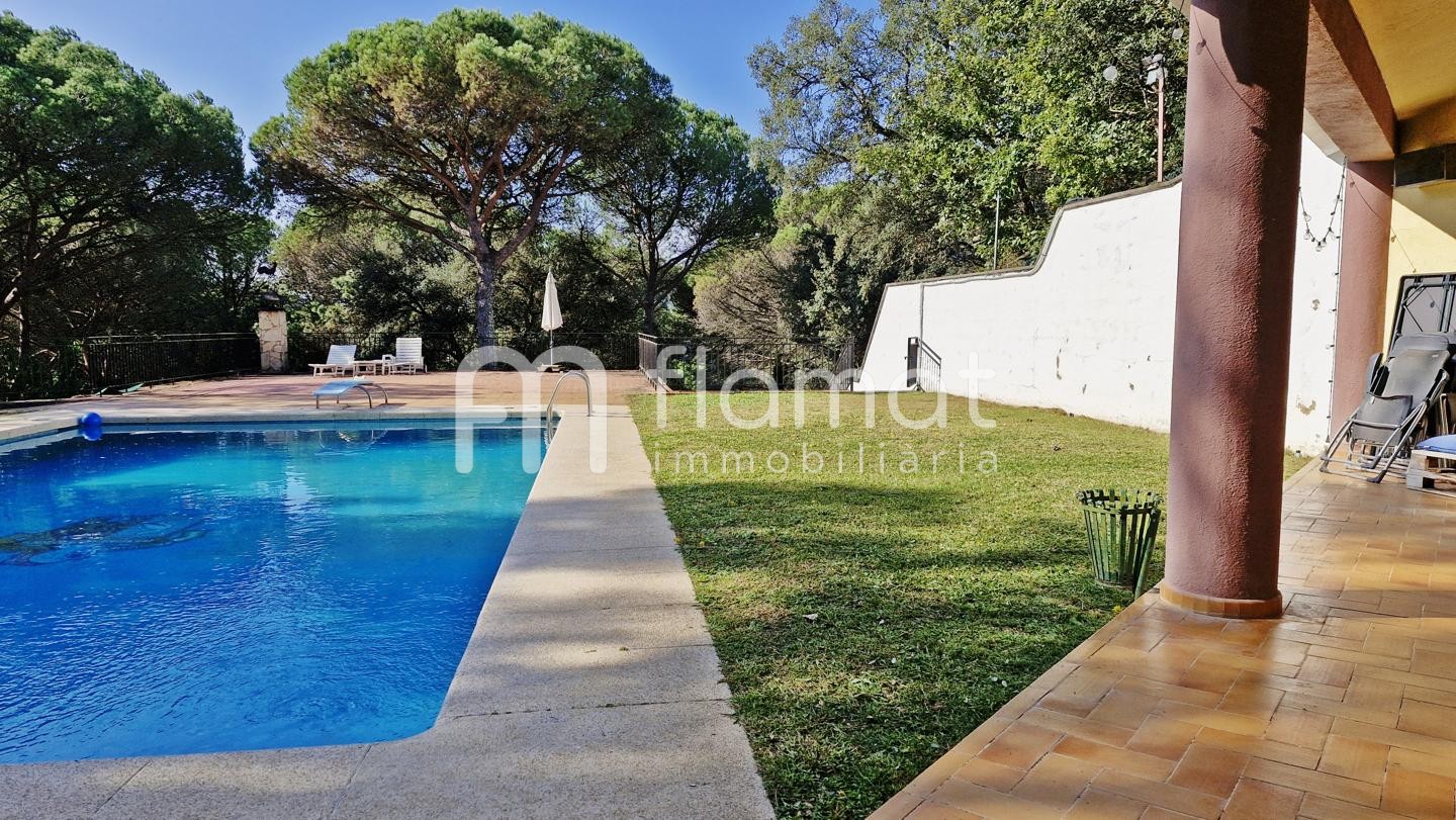 casa--chalet en sant-feliu-de-buixalleu · cami-de-santa-barbara-1-17451 810000€