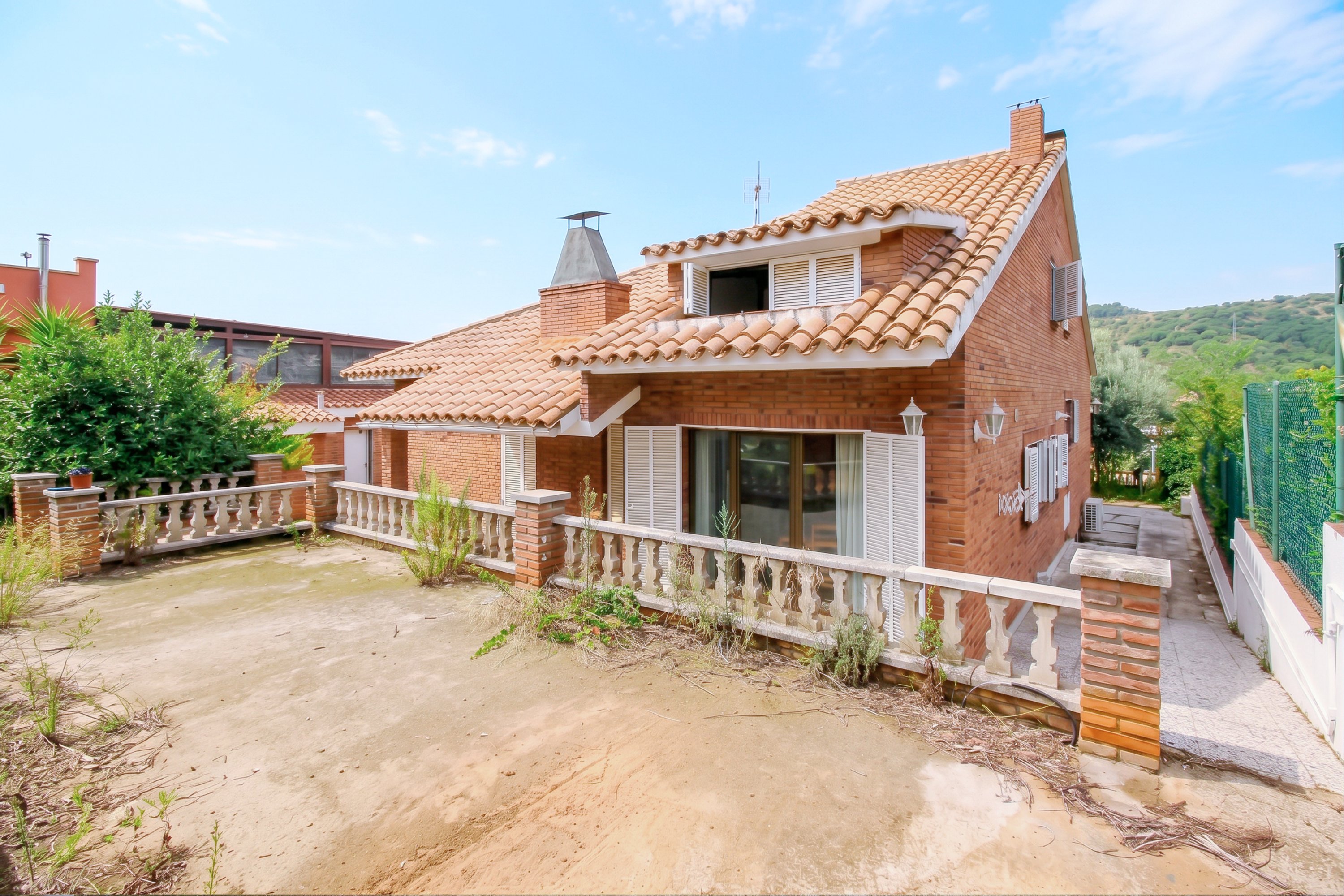 villas en montcada-i-reixac · carrer-quixot-08110 799000€