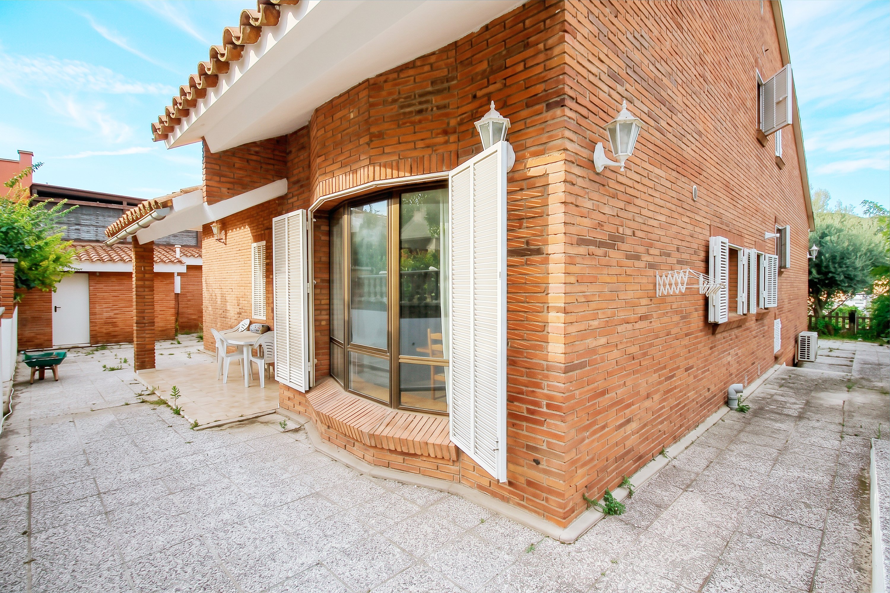 villas en montcada-i-reixac · carrer-quixot-08110 799000€