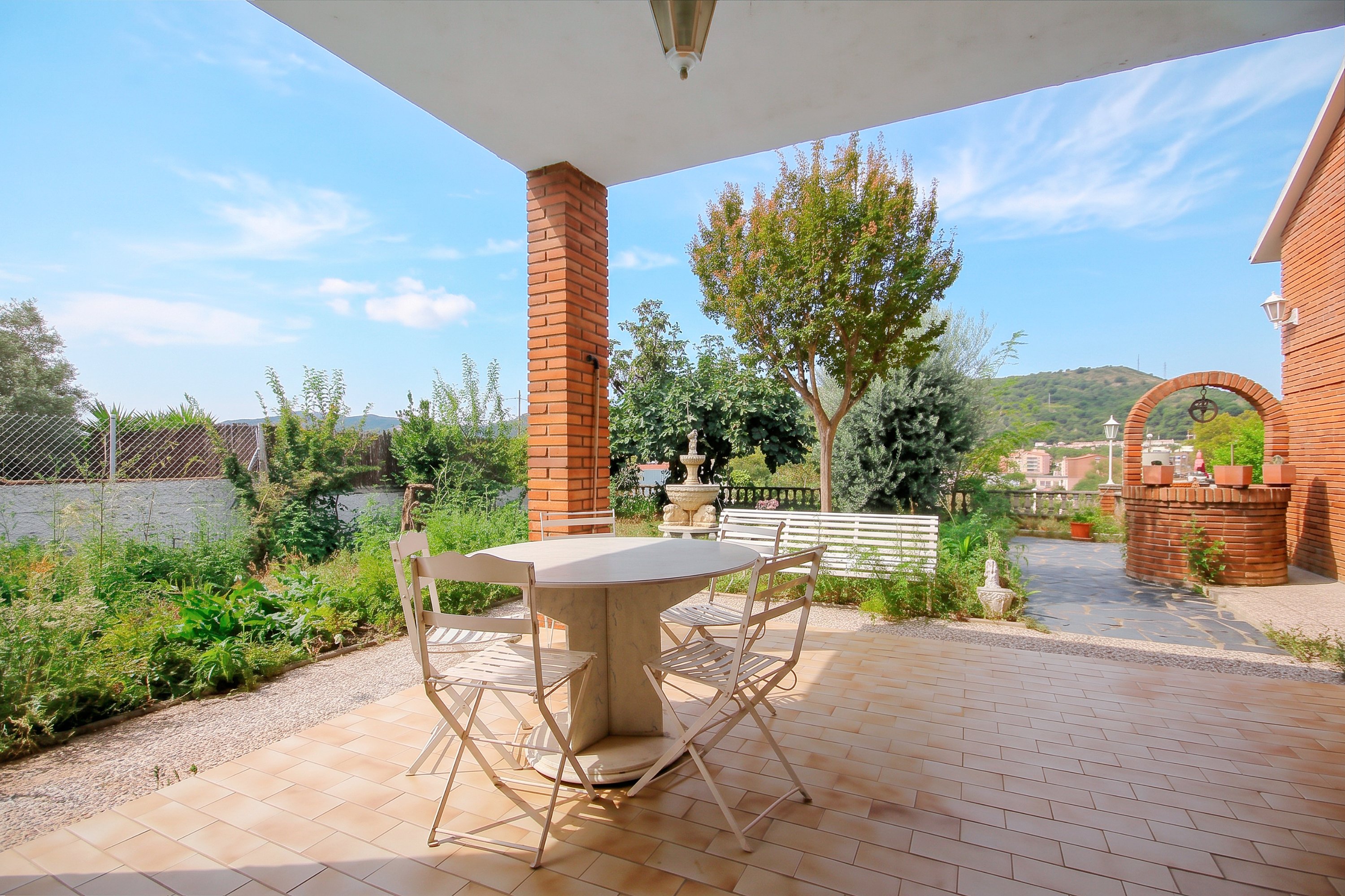 villas en montcada-i-reixac · carrer-quixot-08110 799000€