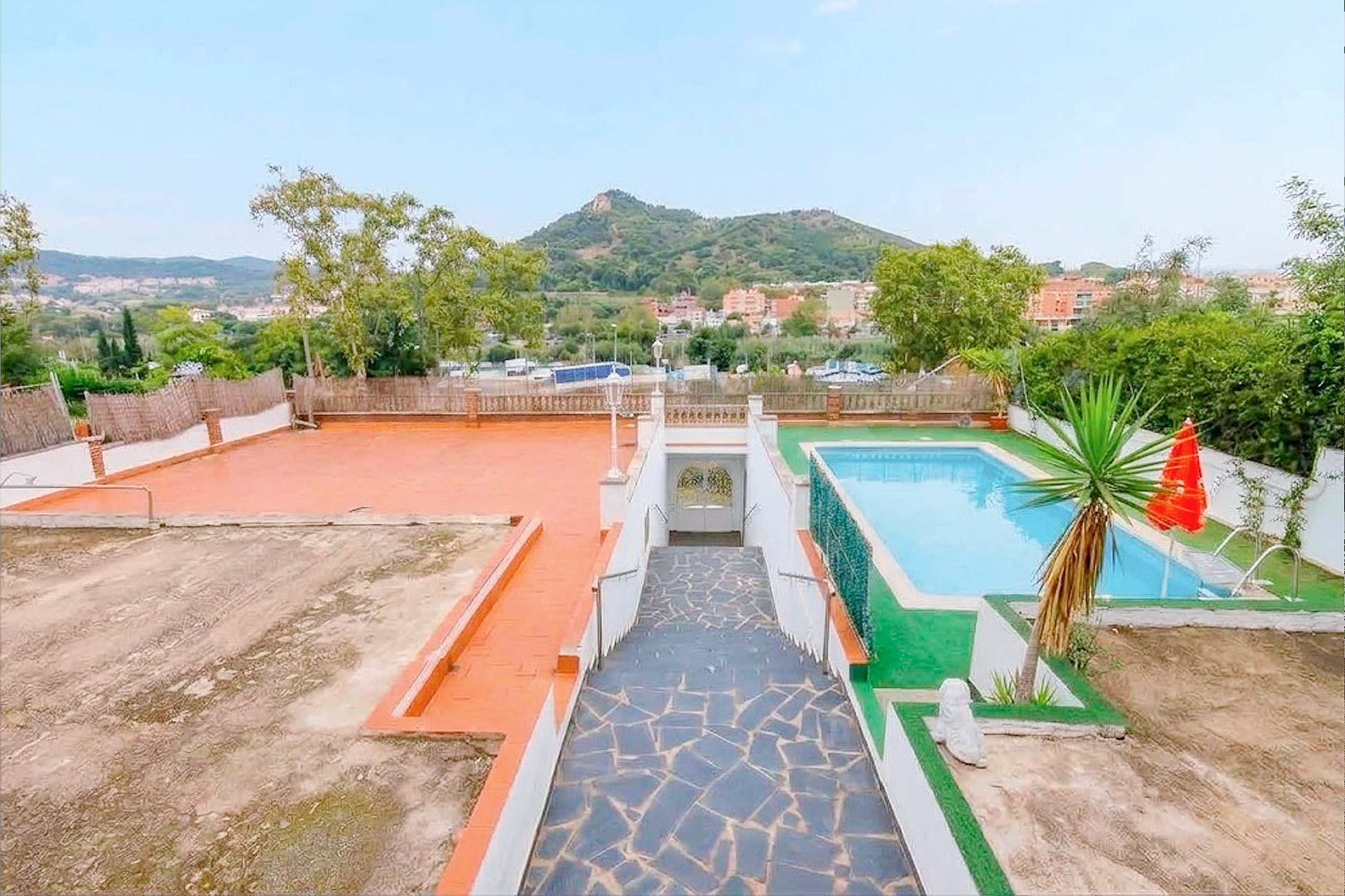 villas en montcada-i-reixac · carrer-quixot-08110 799000€