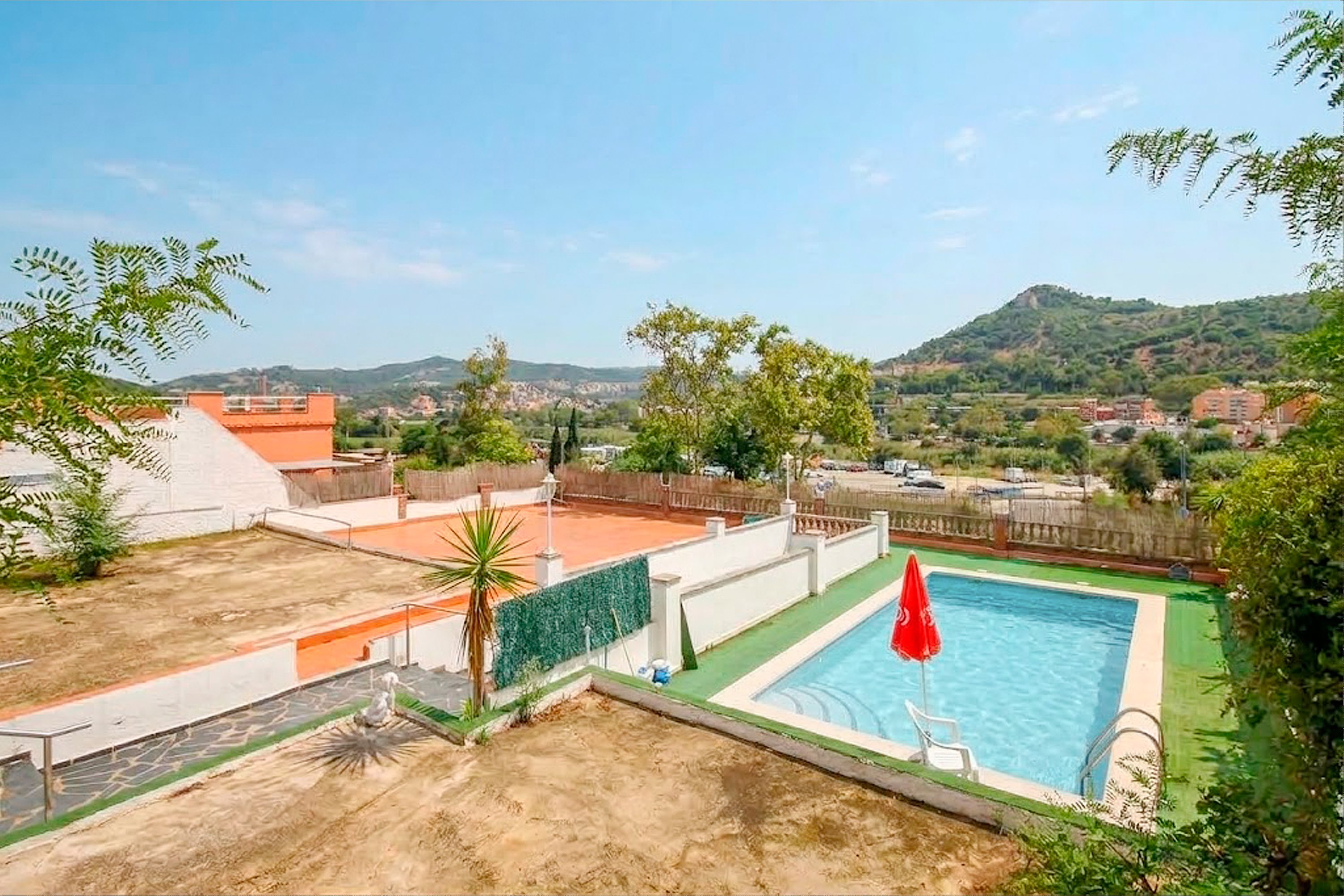 villas en montcada-i-reixac · carrer-quixot-08110 799000€