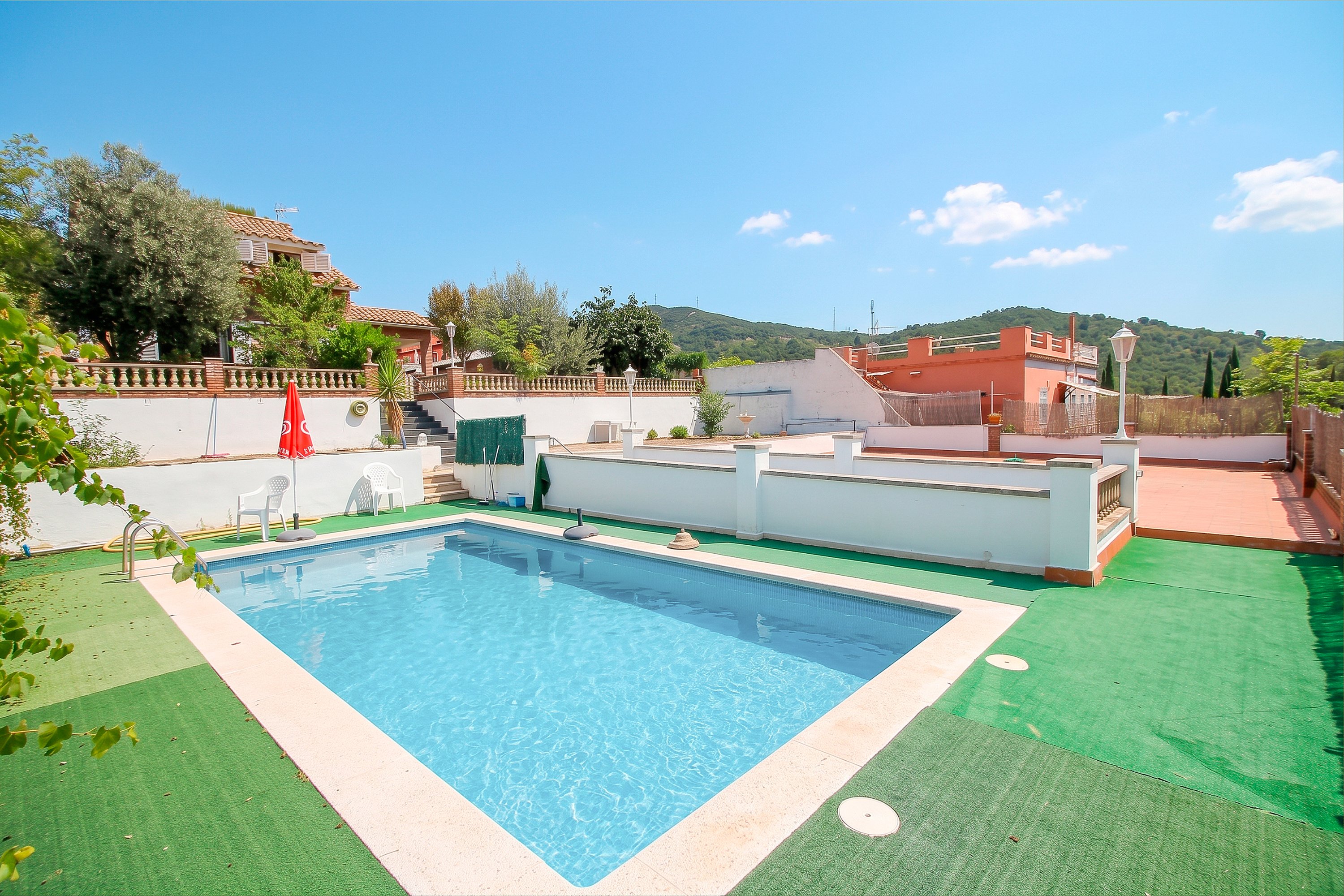 villas en montcada-i-reixac · carrer-quixot-08110 799000€