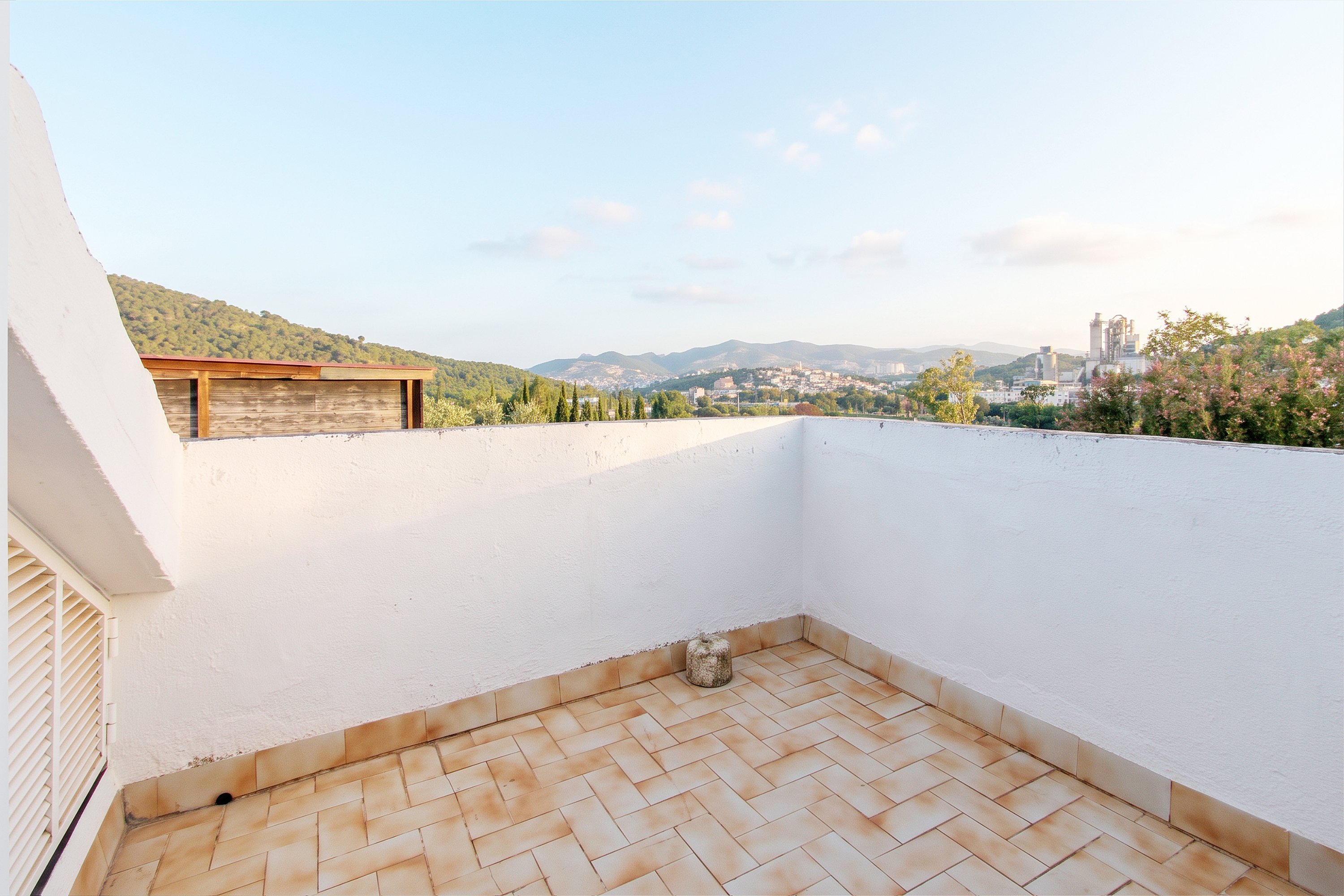 villas en montcada-i-reixac · carrer-quixot-08110 799000€