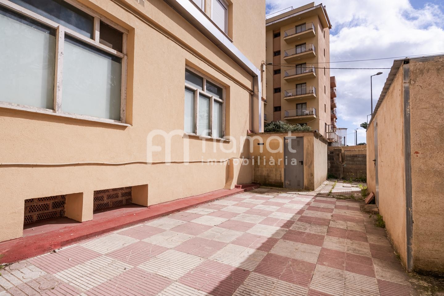 locales-comerciales en blanes · pins 195000€