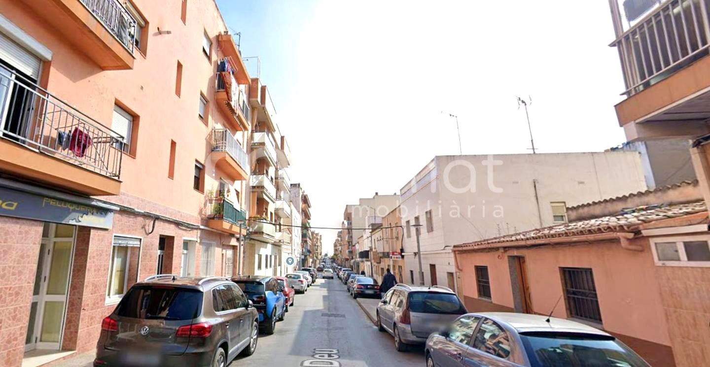 pisos en tarragona · carrer-deu-35-43100 48000€