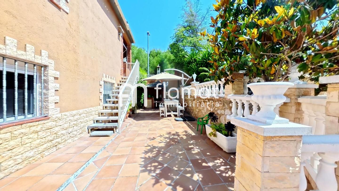 villas en el-catllar · carrer-de-salvador-segui-3-43764 358000€